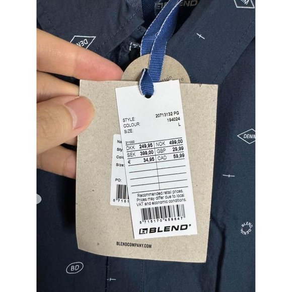 New Blend Dress Shirts (Men’s Large) - Picture 5 of 9